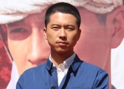77岁亿万富豪娶22岁女演员，新婚3个月后中毒身亡，妻子被判无罪！“从结婚当月起，她便在网上搜索‘老人、完美犯罪’等关键词”……