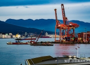 山东玻纤： 公司目前尚未在国外建厂，外贸占比为18%左右