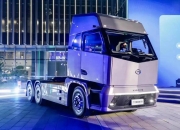 广汽集团：公司目前也在积极研究和探索拓展更多营销渠道，包括大型商超等，以更好地满足消费者需求