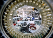 亚士创能：上半年预亏1500万元—2300万元 同比转亏