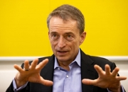 佳云科技：郑玉飞辞去公司副总经理、董事会秘书职务