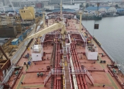 凤凰航运：截止7月10日股东总户数94，756户