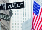 标普将英特尔的评级列入负面信用观察名单