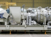 我国自主研制15兆瓦重型燃气轮机总装下线