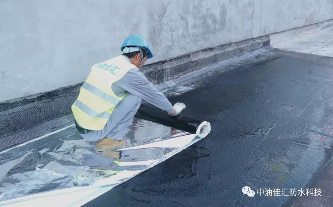 中油工程获得发明专利授权：“薄膜罐吊顶结构及薄膜罐”