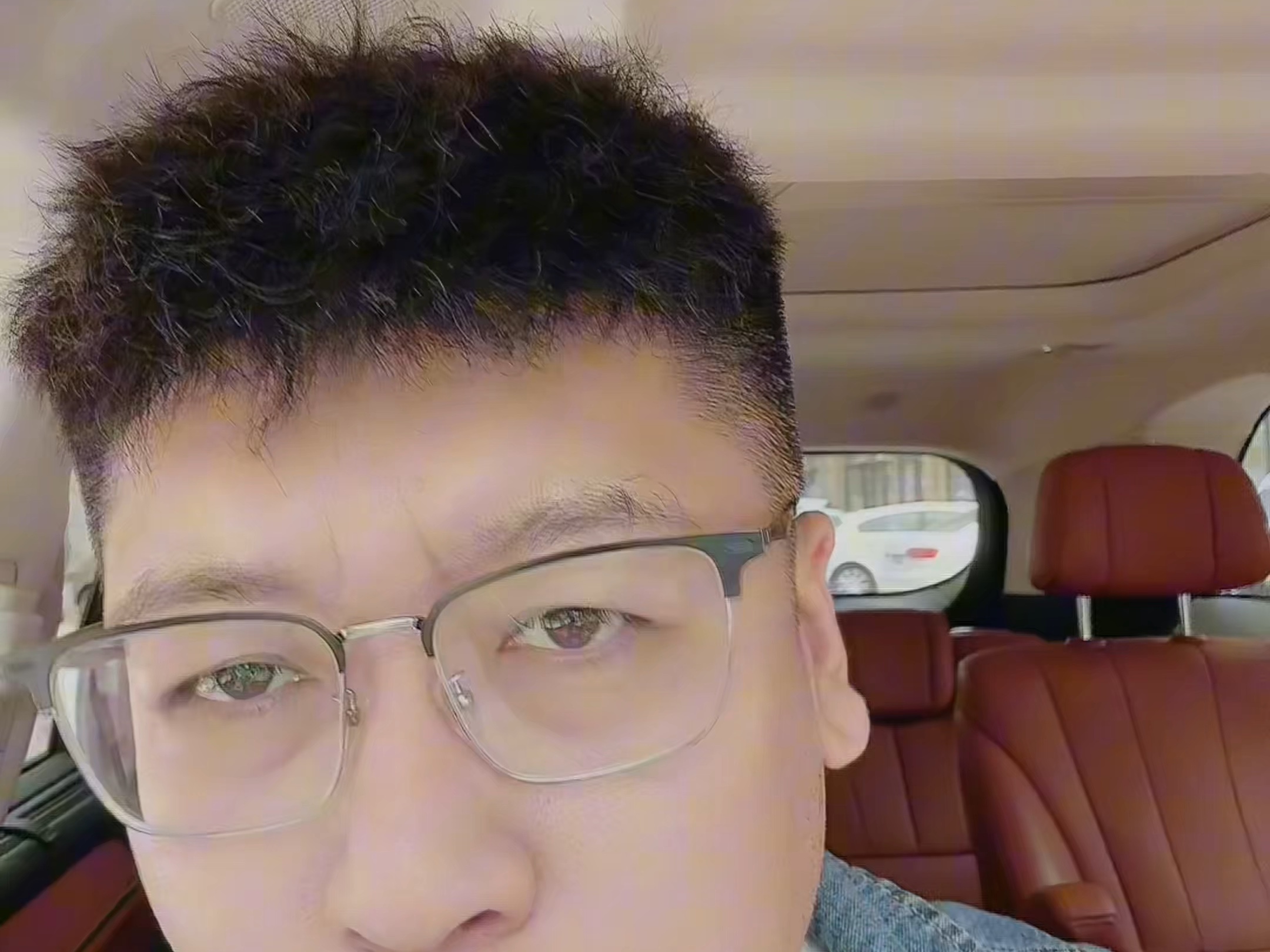 “0公里二手车”乱象曝光！商务部召集车企开会讨论，此前魏建军怒斥：三四千家都在卖，非常乱