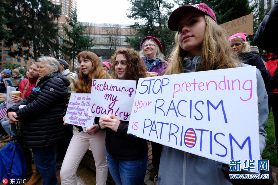 突发！洛杉矶乱了，特朗普紧急下令！警方使用催泪弹，抗议者用砖头和石块还击！防长称或出动军队