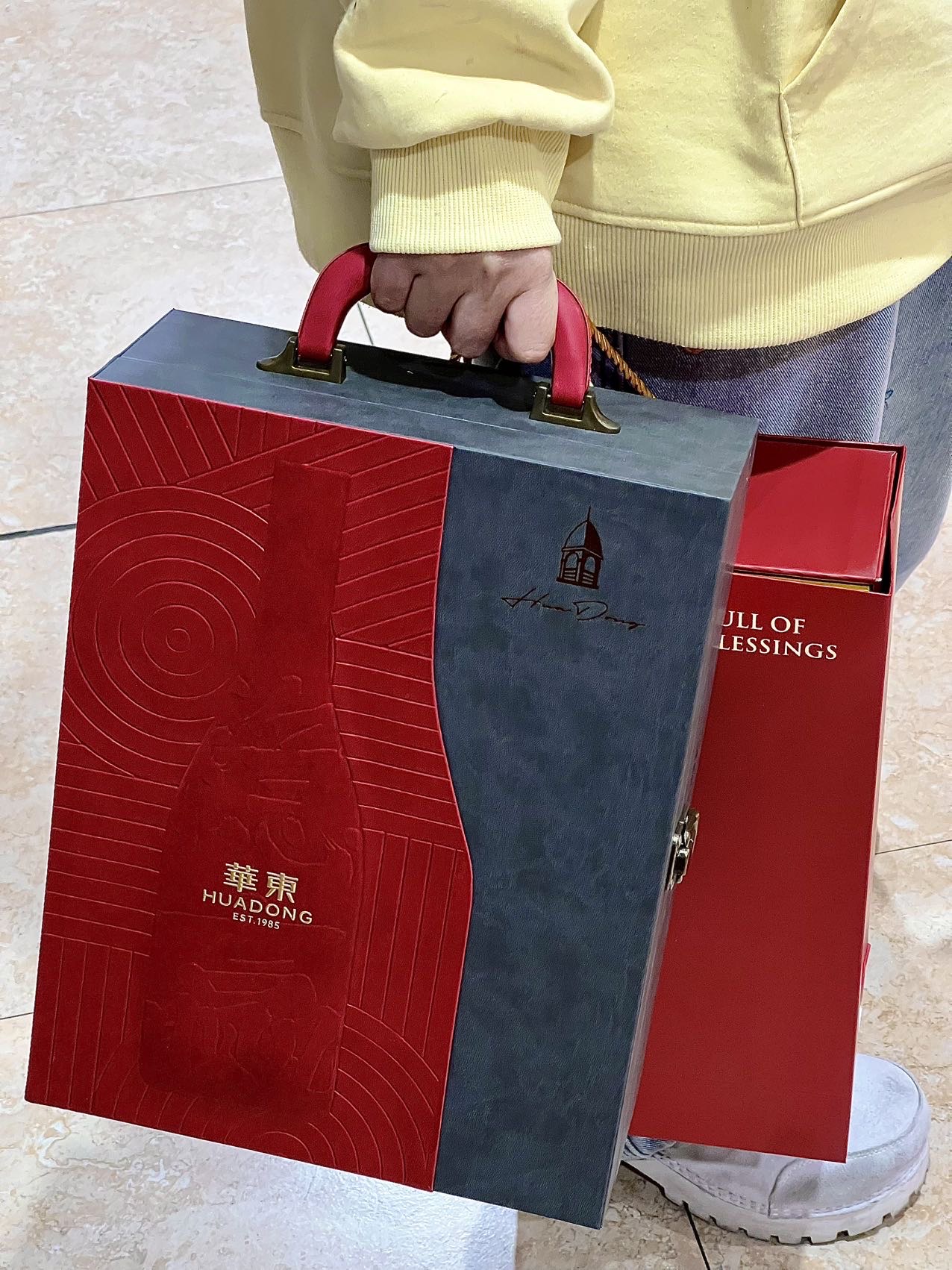 天目药业：白花蛇草水是公司与华东葡萄酿酒有限公司战略合作开发的产品