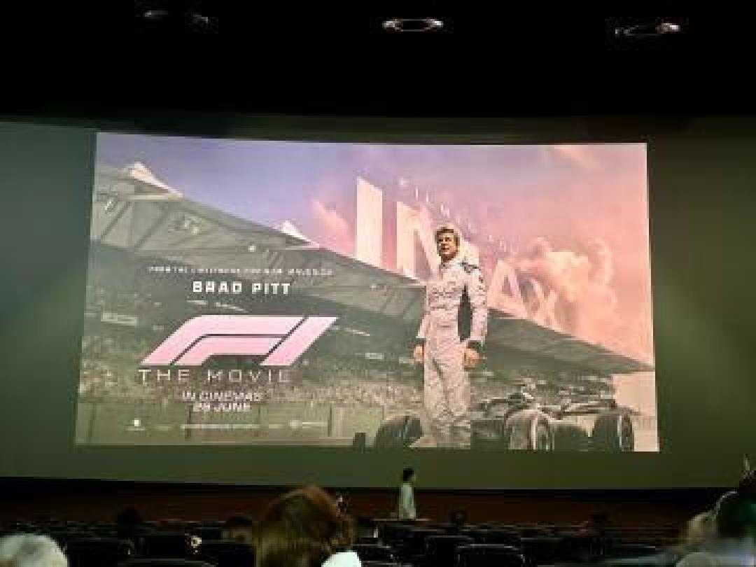 《F1：狂飙飞车》口碑炸裂！苹果影业的“烧钱”豪赌结局如何？