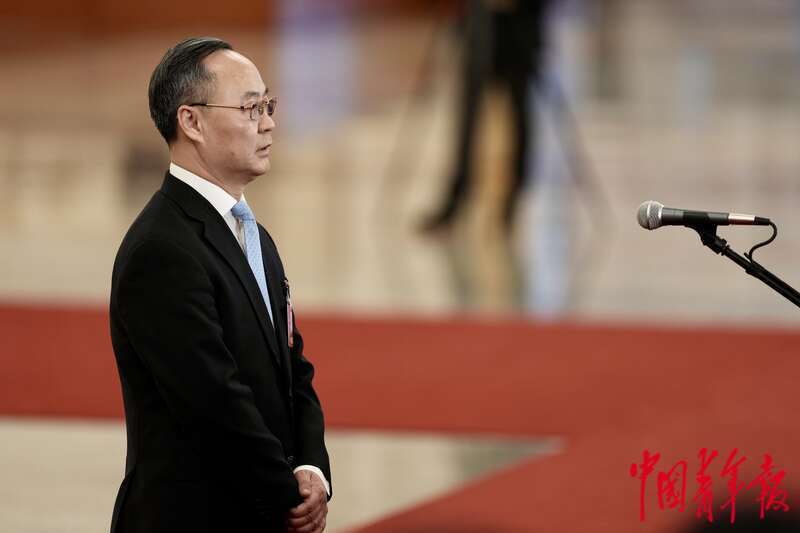 金融监管总局党委书记、局长李云泽赴云南调研