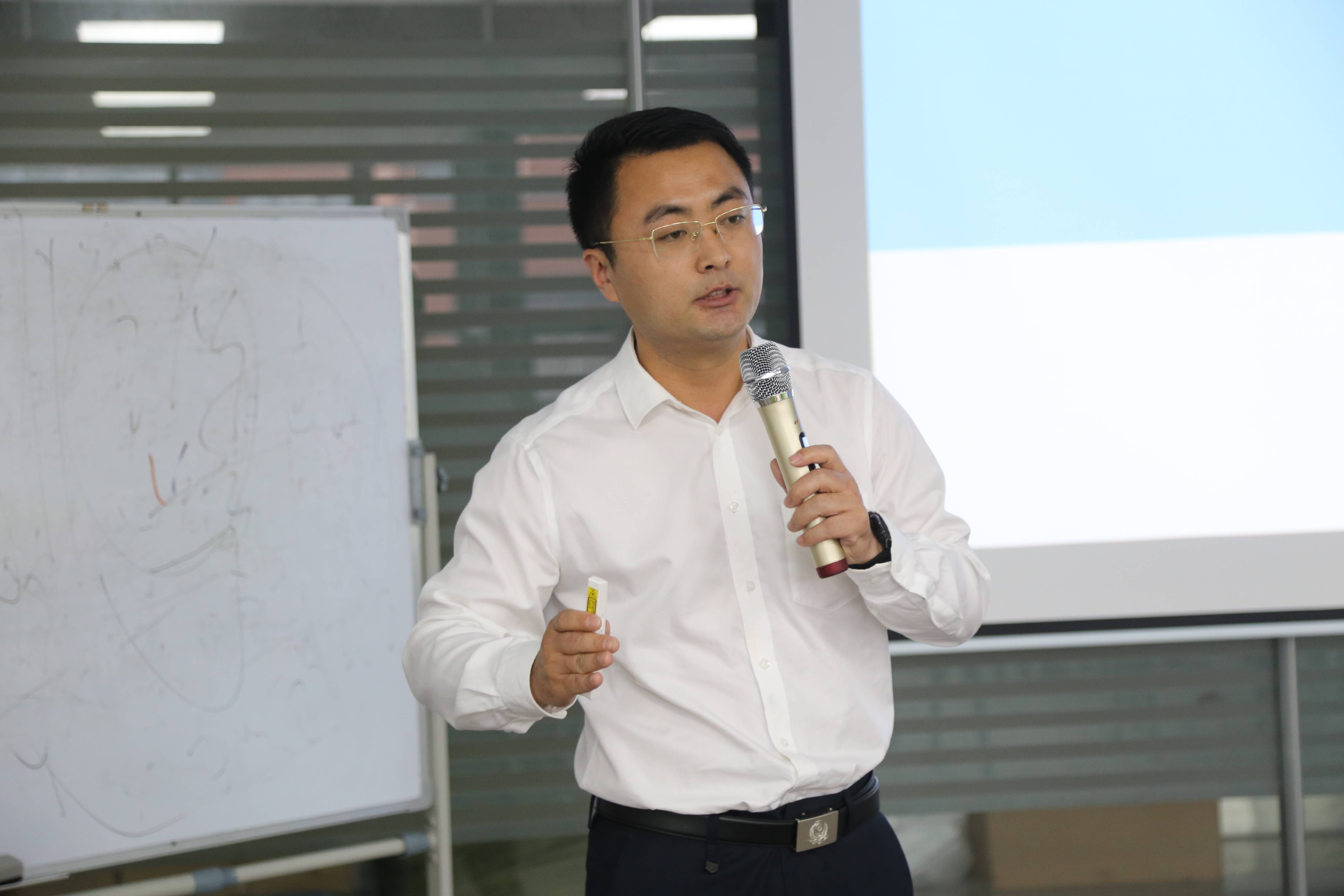 制造业“内外兼修”加快转型升级