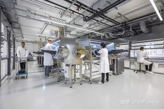 深夜，光刻机巨头暴跌！