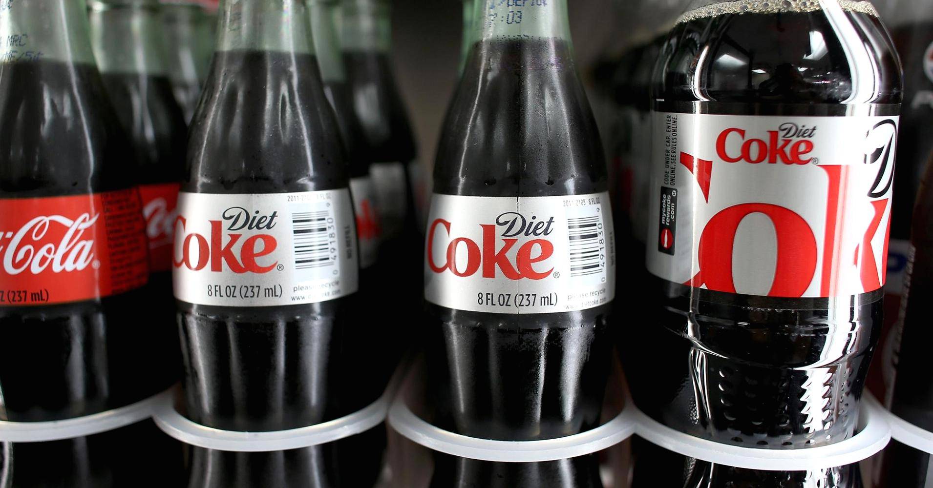 被特朗普“说服”了？可口可乐将在美国推出蔗糖饮品