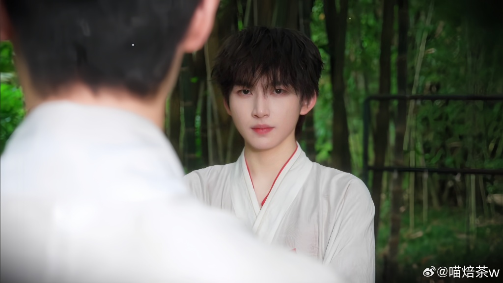 机器人化身“古风小生”亮相福州数字中国建设峰会