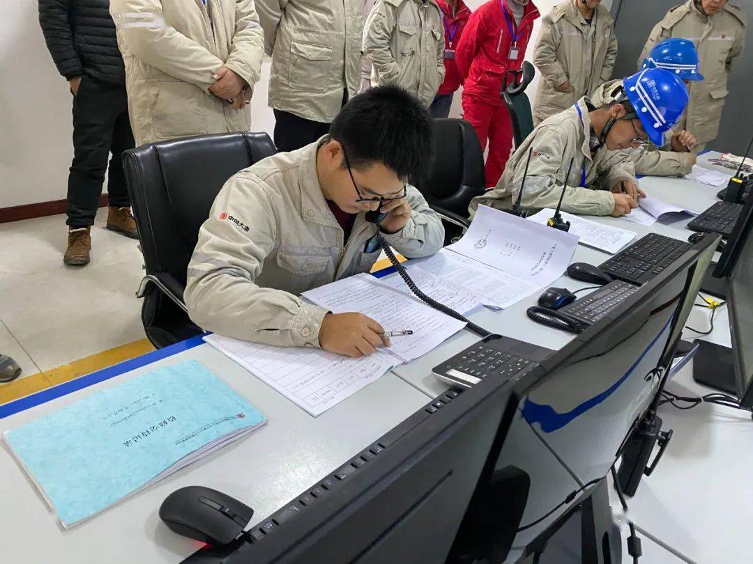 湖北能源江陵火电项目2号机组首次并网成功